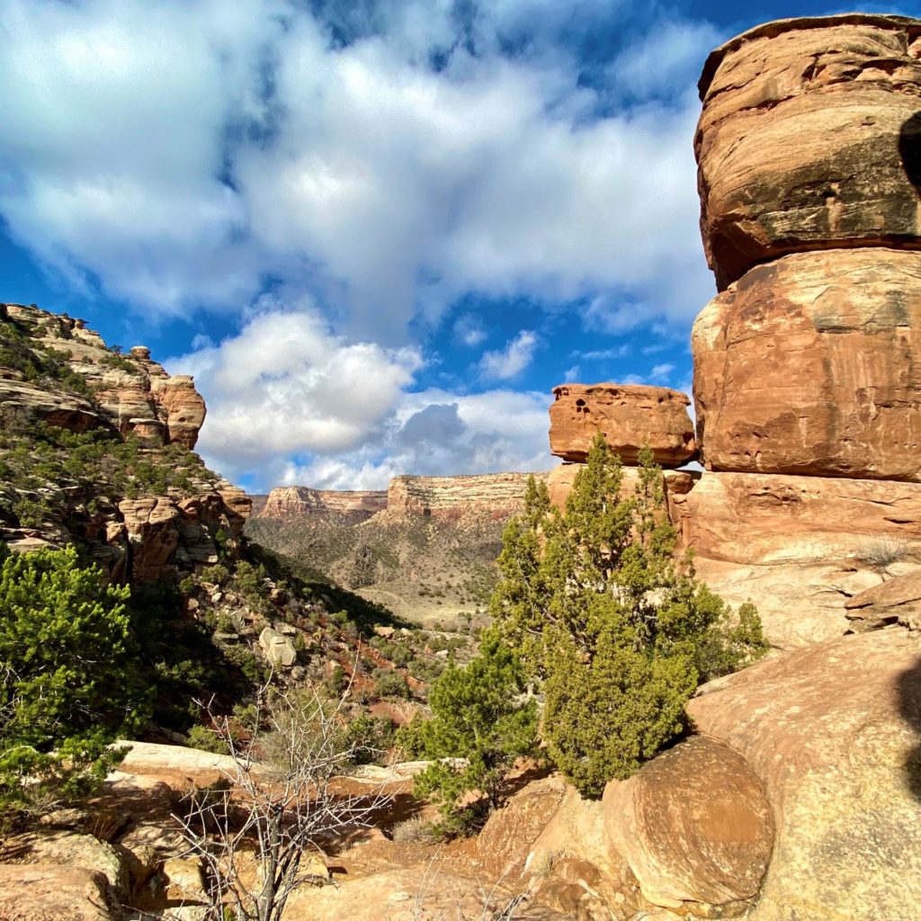 Hiking Colorado National Monument Devils Kitchen