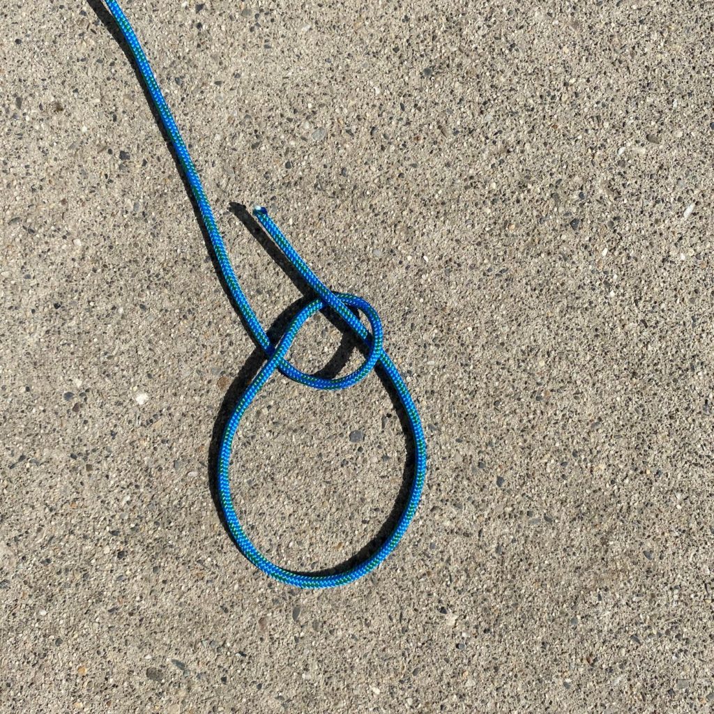 Bowline knot to hang a bear bag